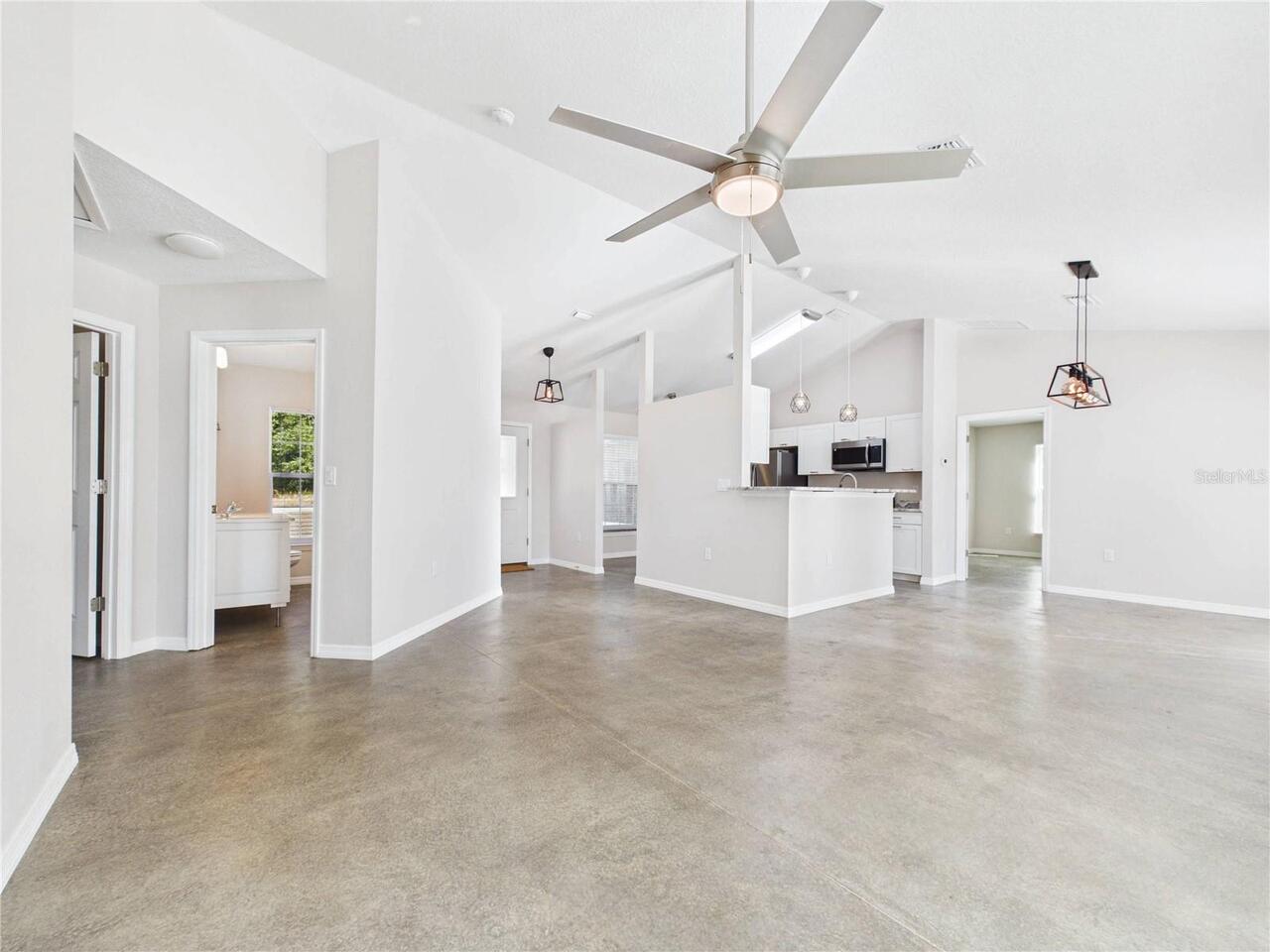 Listing Photo 10