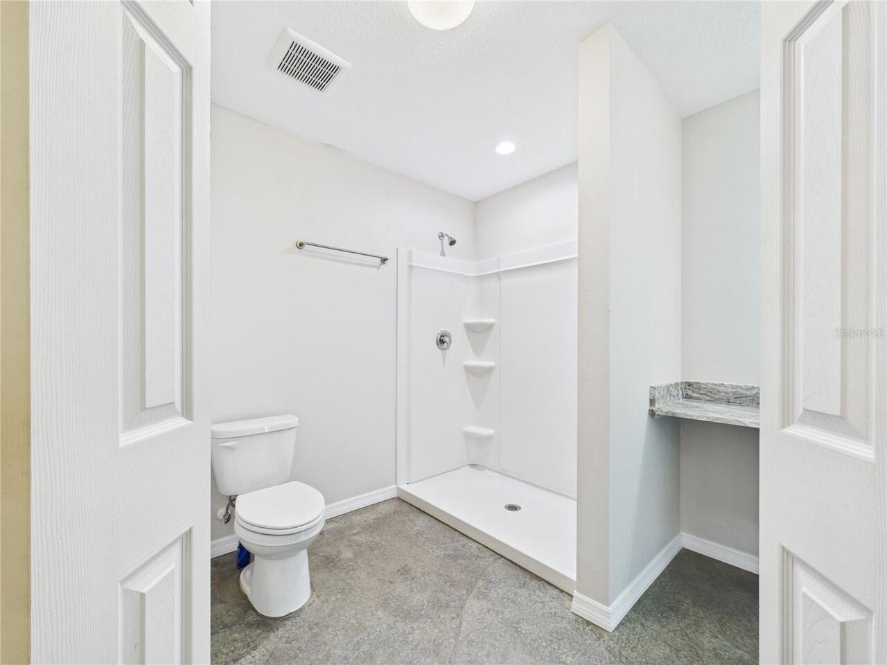 Listing Photo 17