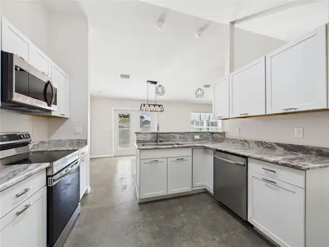 Listing Photo 7