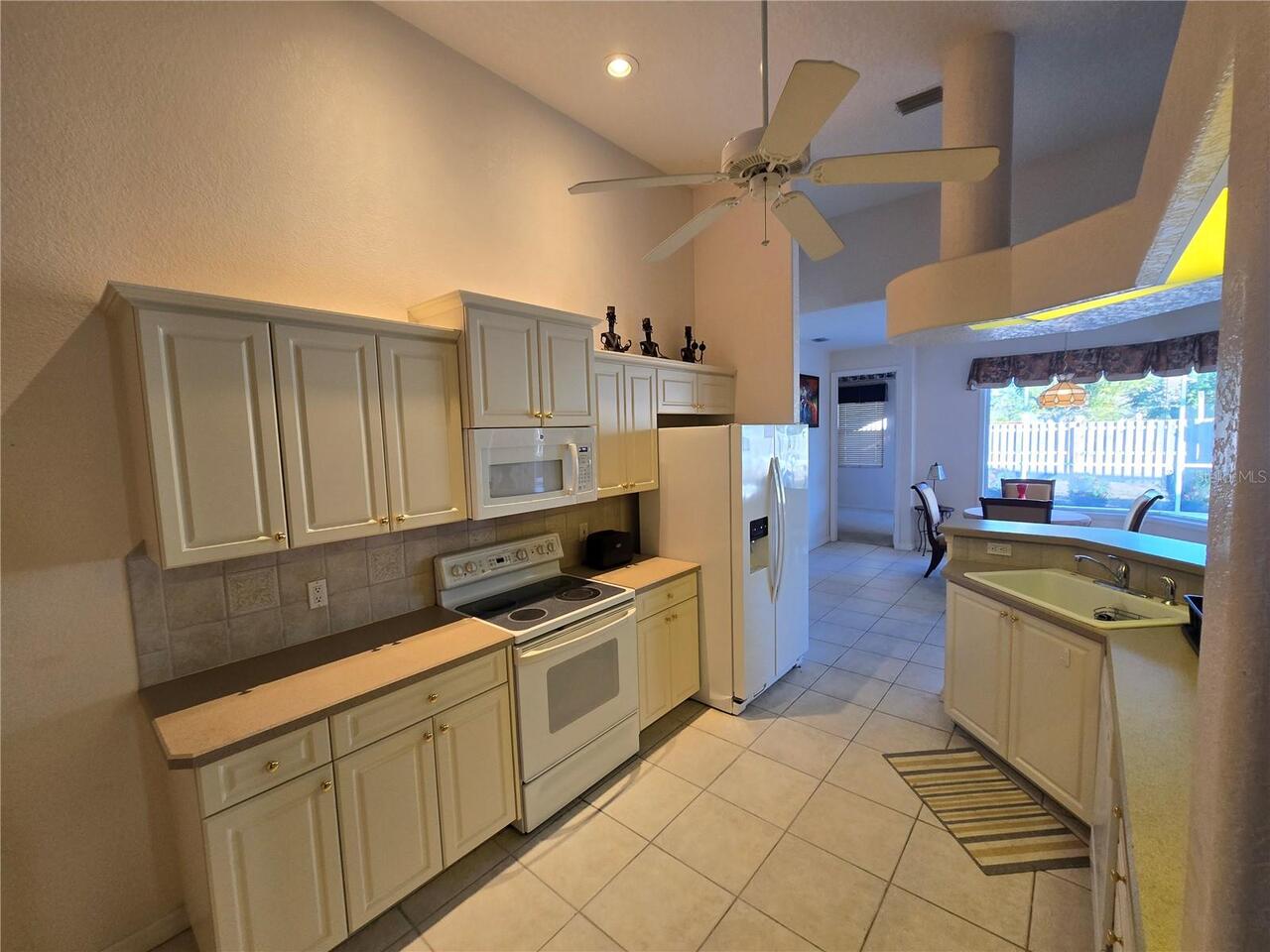 Listing Photo 11