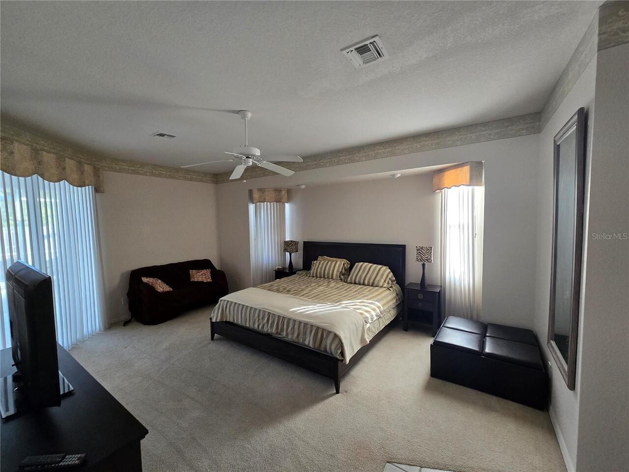 Listing Photo 12