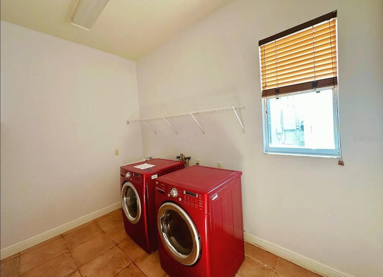 Listing Photo 12