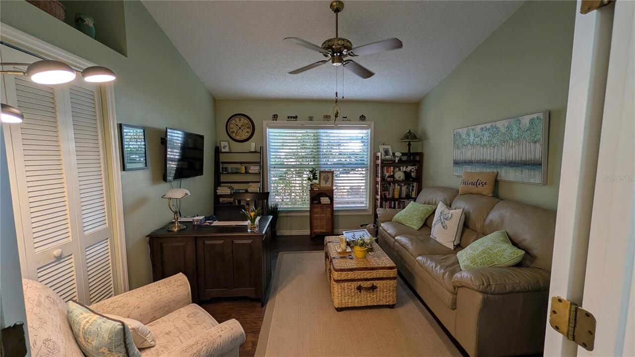 Listing Photo 12