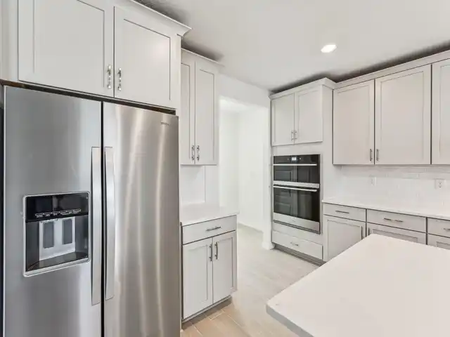 Listing Photo 6