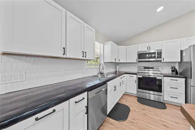 Listing Photo 23