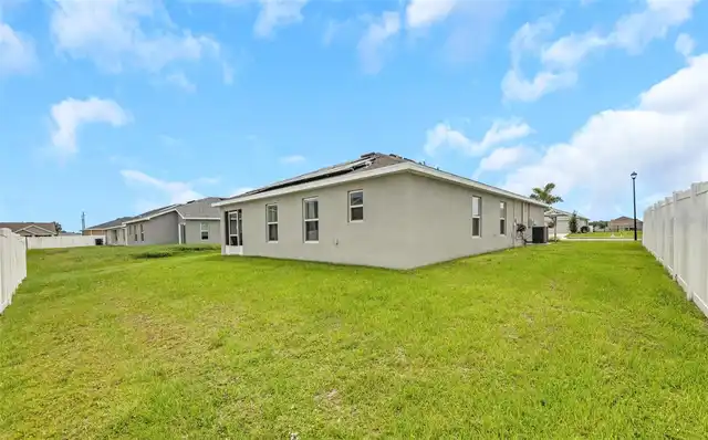 Listing Photo 10