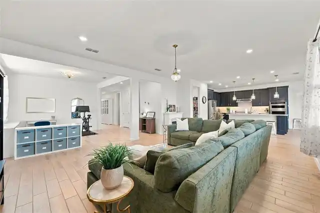 Listing Photo 22