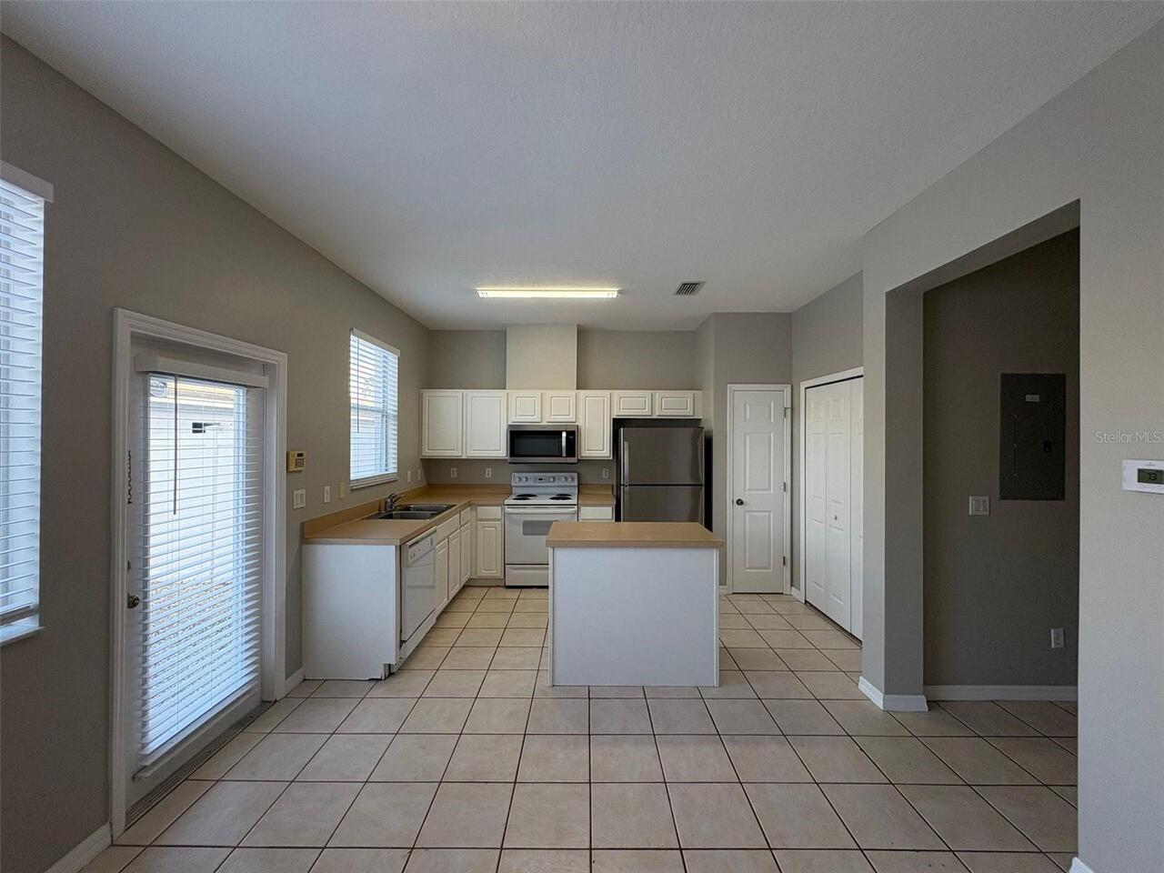 Listing Photo 12
