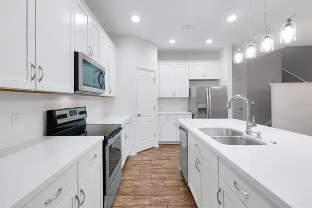 Listing Photo 11