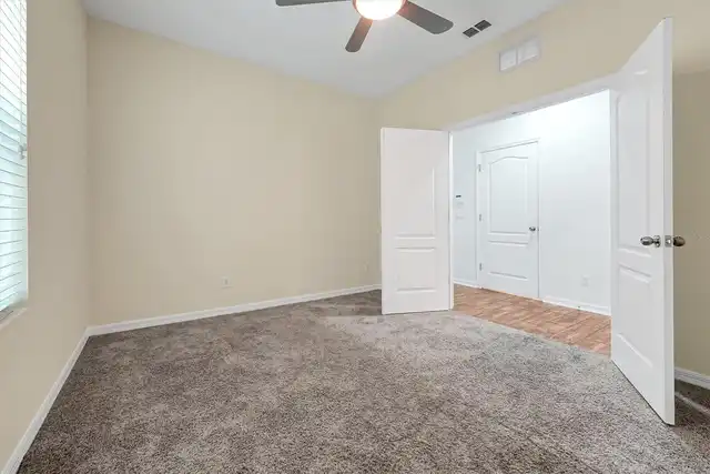 Listing Photo 14