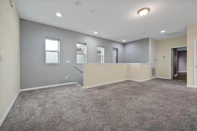 Listing Photo 16