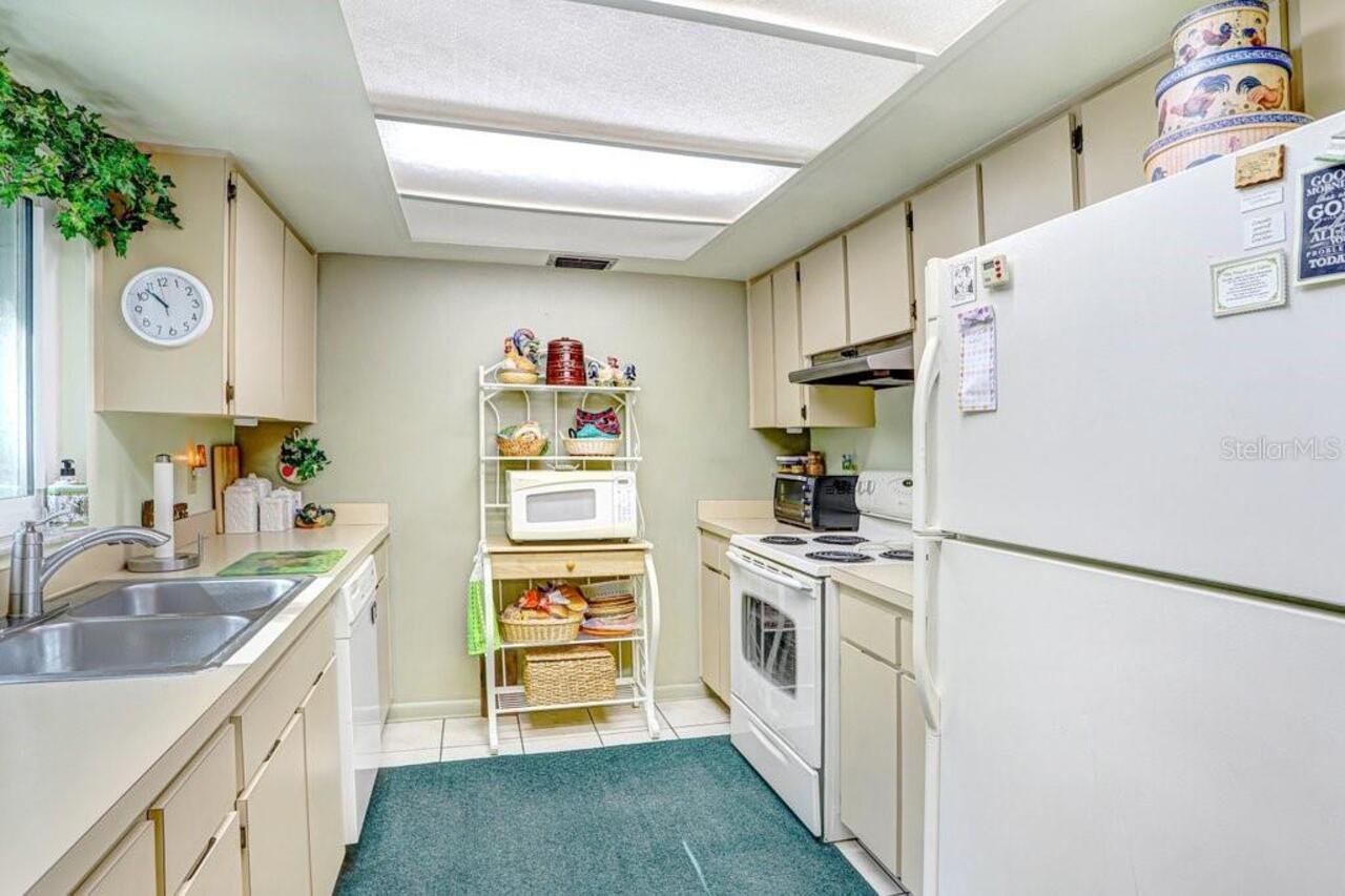 Listing Photo 10