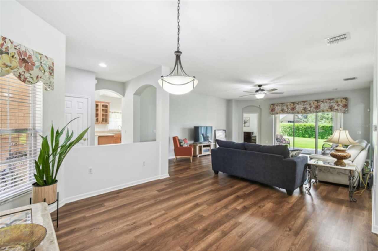 Listing Photo 9