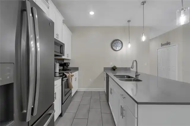 Listing Photo 8