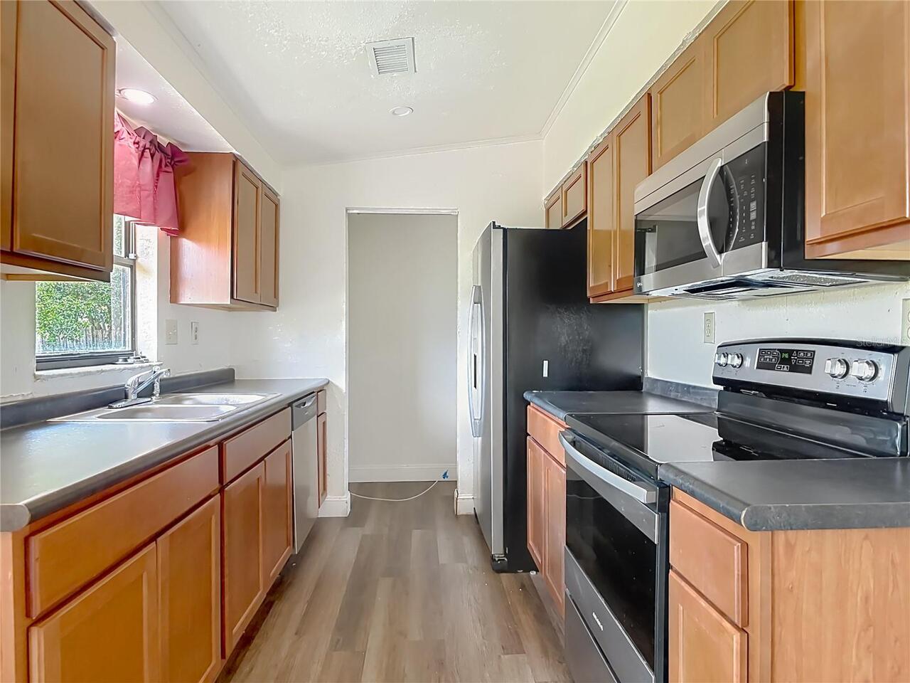 Listing Photo 7