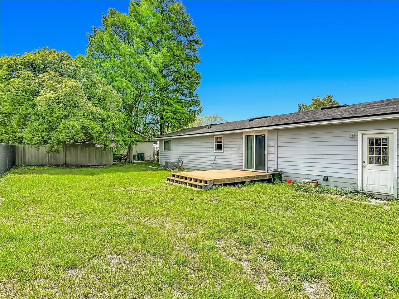 Listing Photo 12
