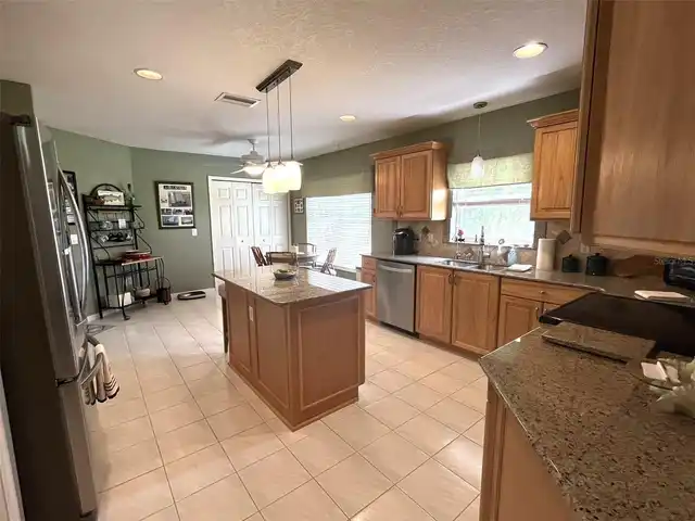 Listing Photo 9