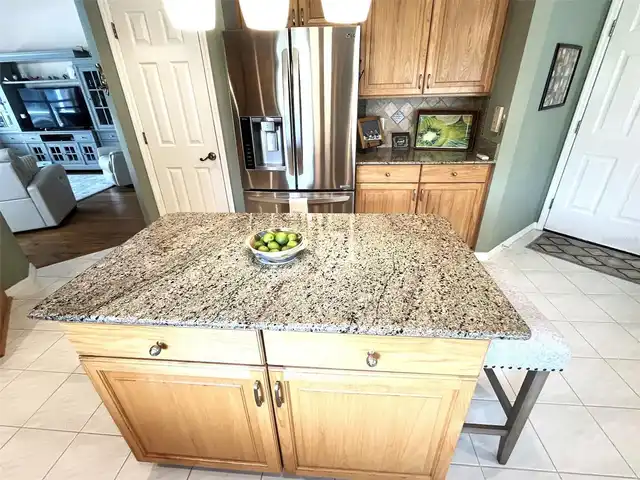Listing Photo 11