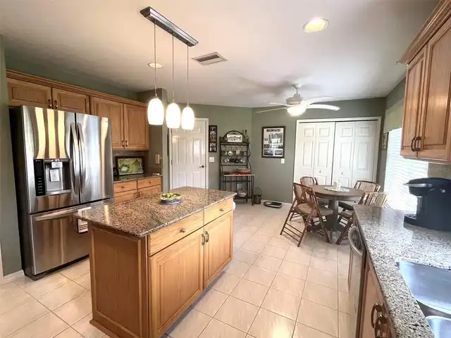 Listing Photo 12