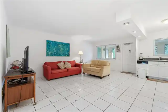 Listing Photo 8
