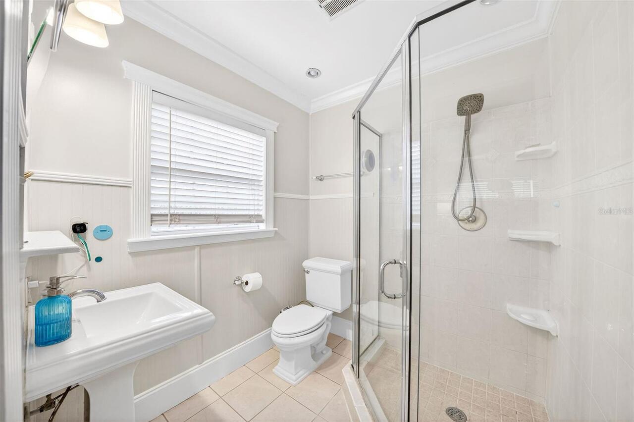 Listing Photo 10