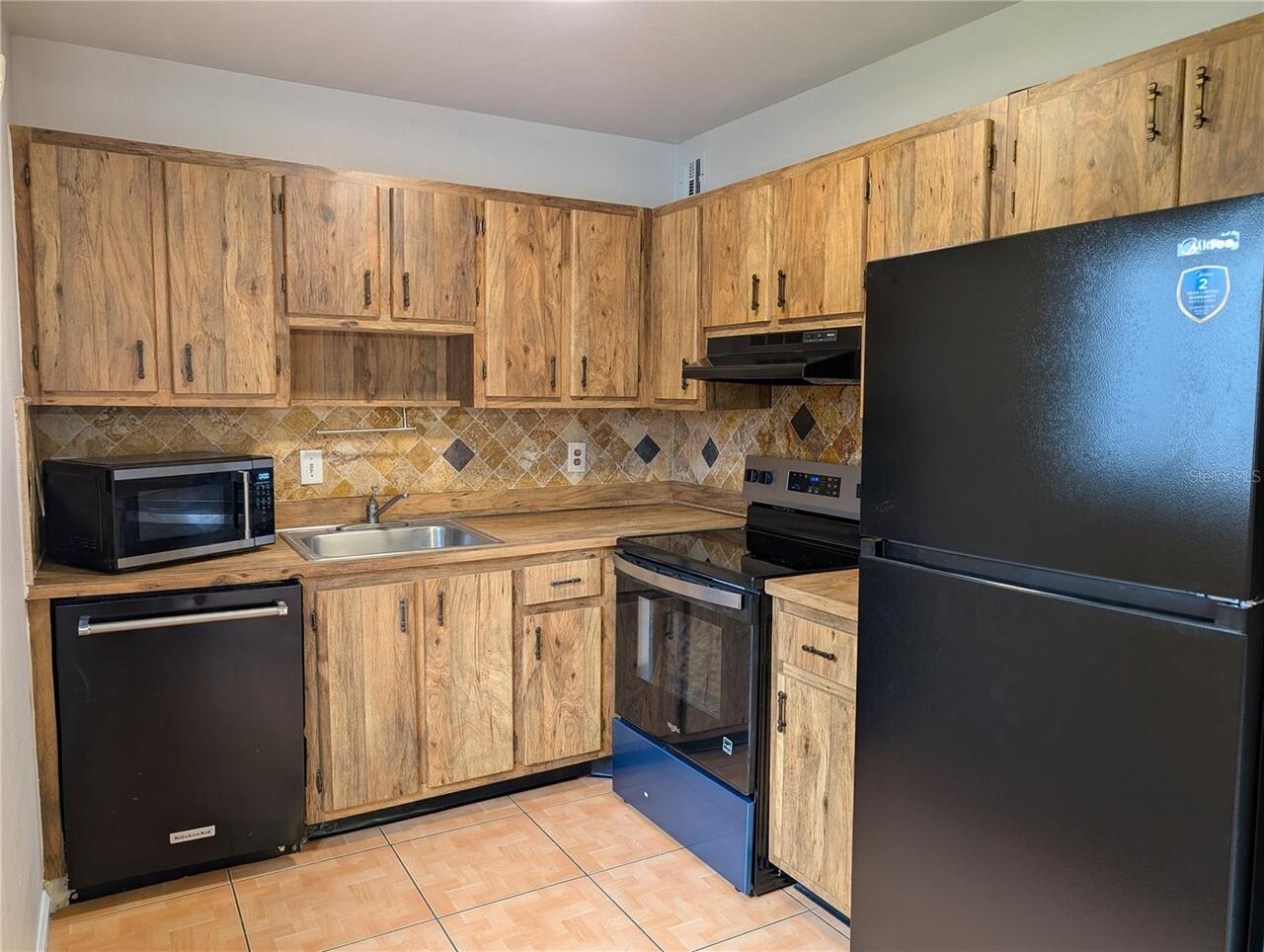 Listing Photo 12