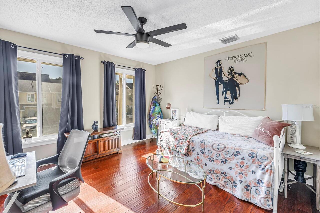 Listing Photo 12