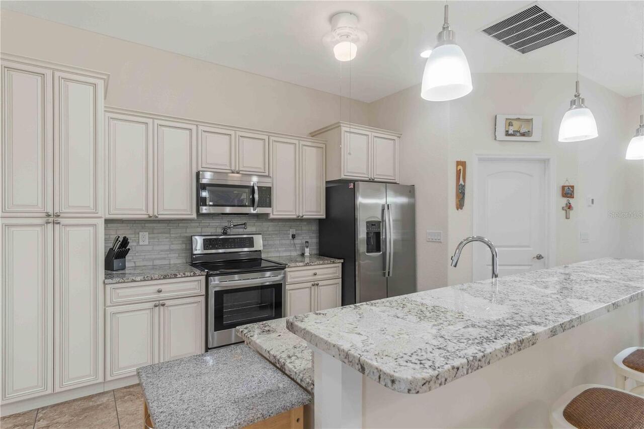 Listing Photo 9