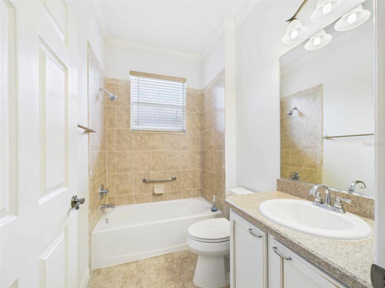 Listing Photo 12