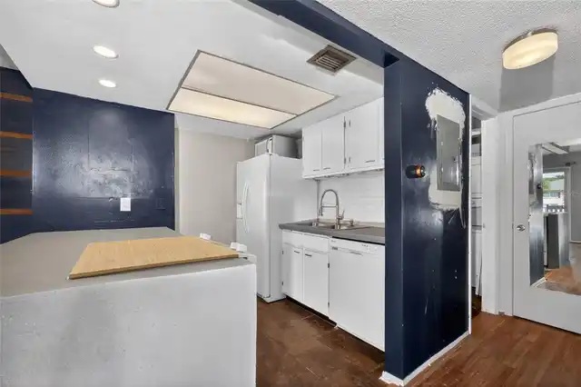 Listing Photo 9