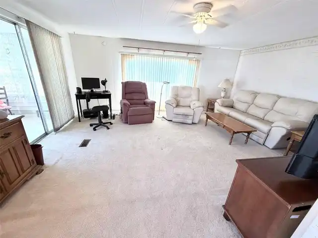 Listing Photo 11