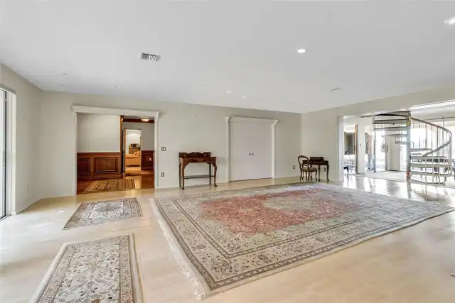 Listing Photo 28