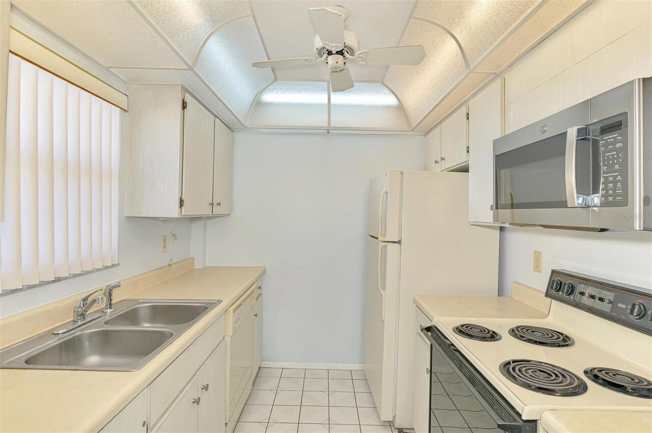 Listing Photo 9