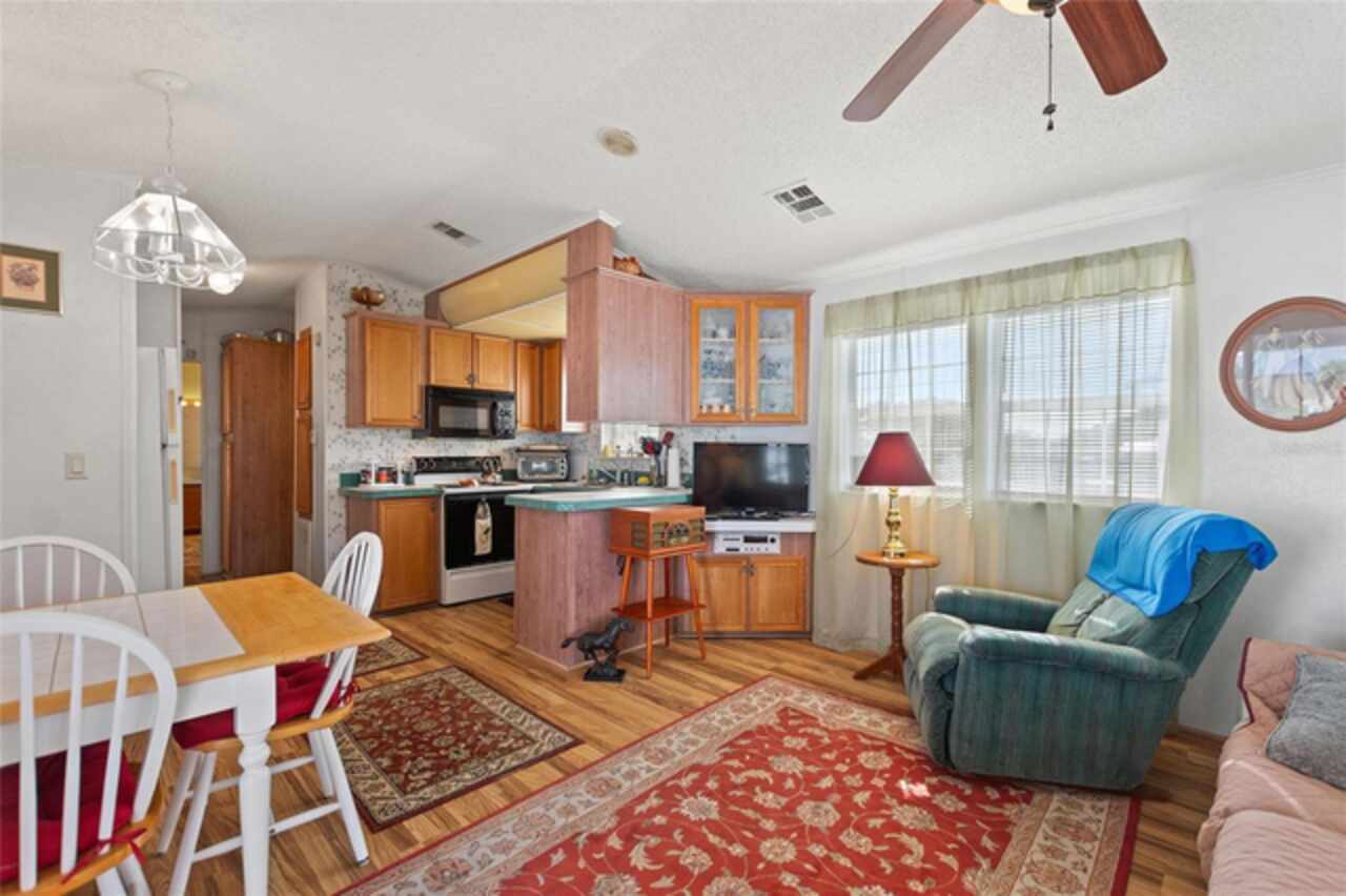 Listing Photo 8