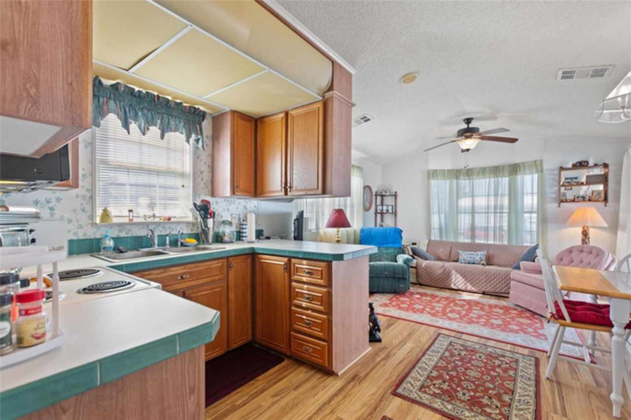 Listing Photo 9