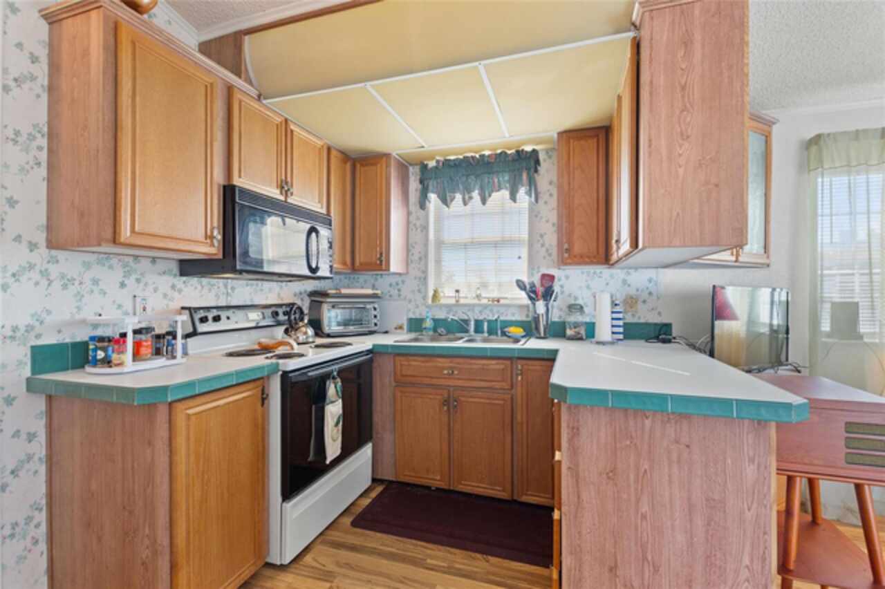 Listing Photo 11