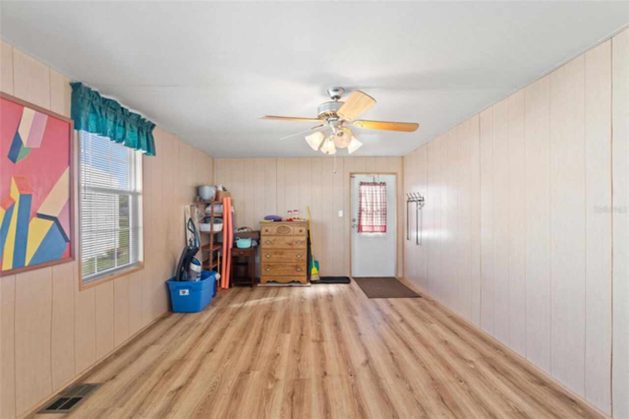 Listing Photo 17