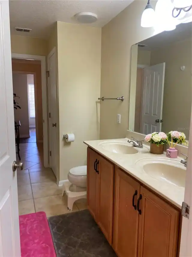 Listing Photo 10