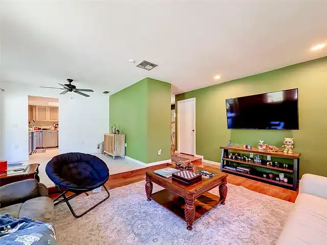 Listing Photo 14