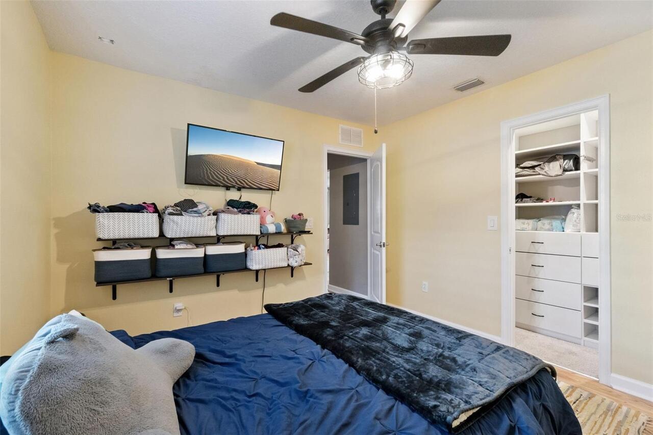 Listing Photo 12