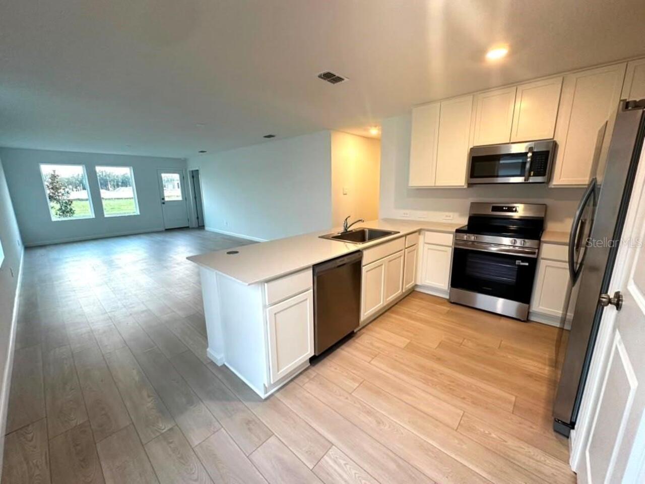 Listing Photo 8