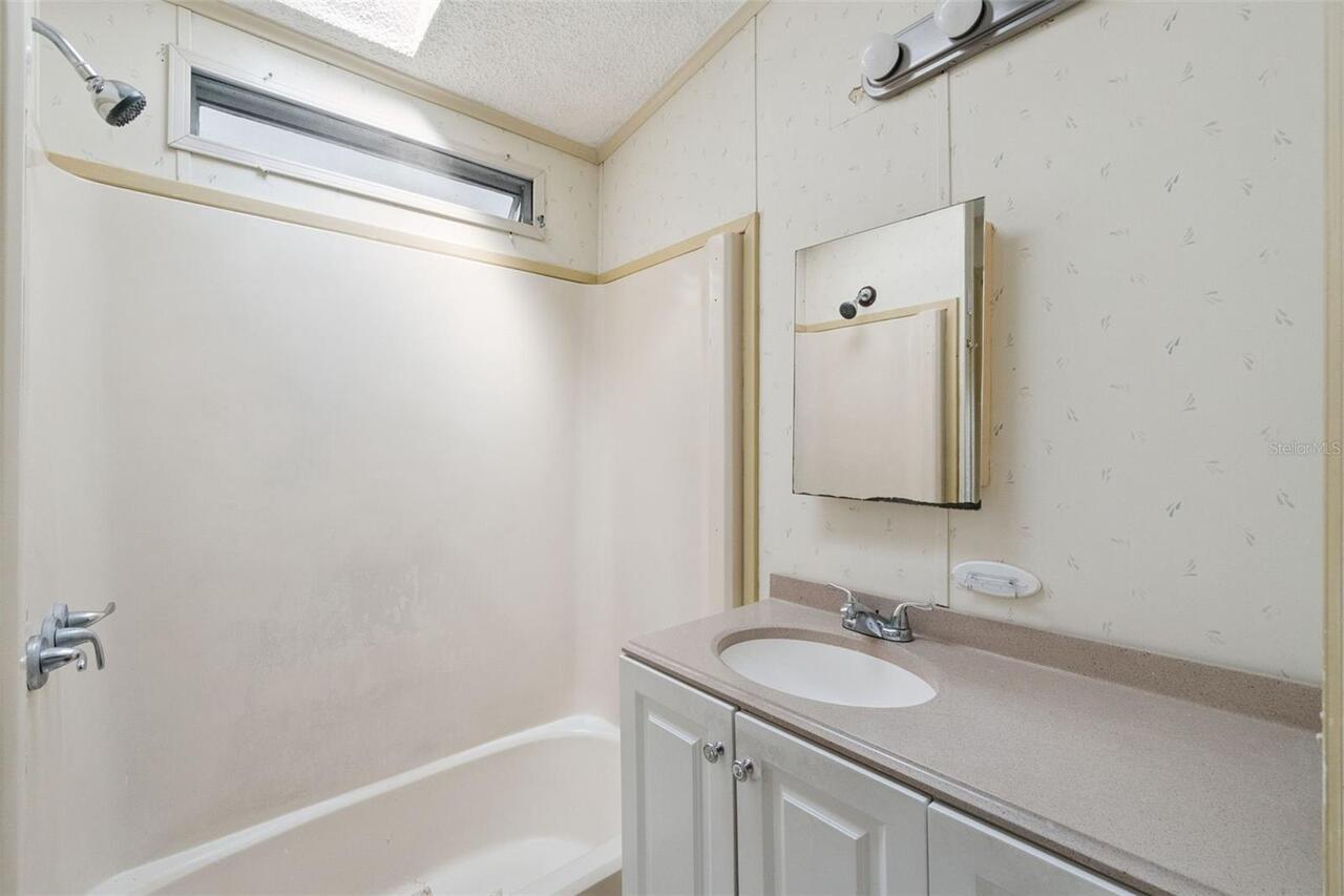 Listing Photo 14