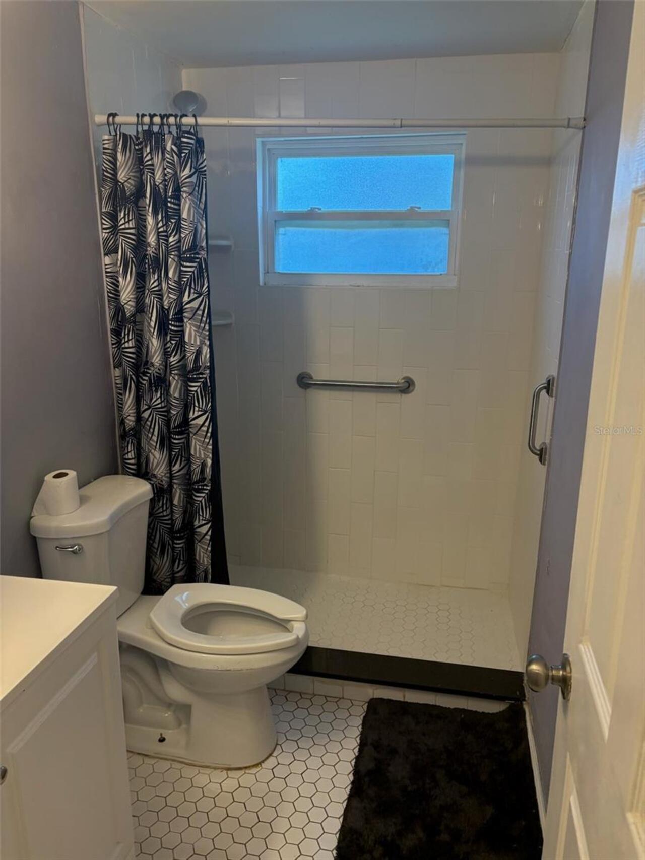 Listing Photo 12