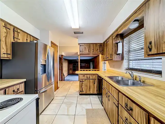 Listing Photo 10