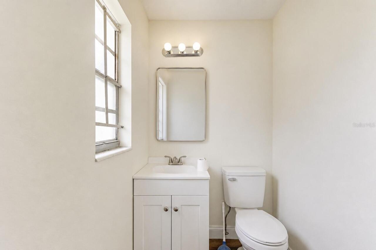 Listing Photo 12