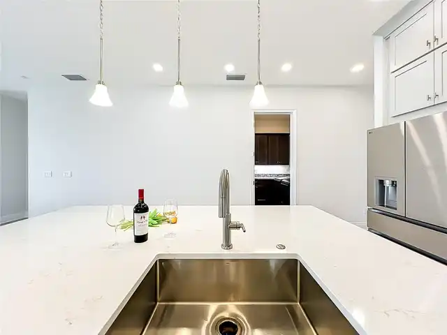 Listing Photo 16
