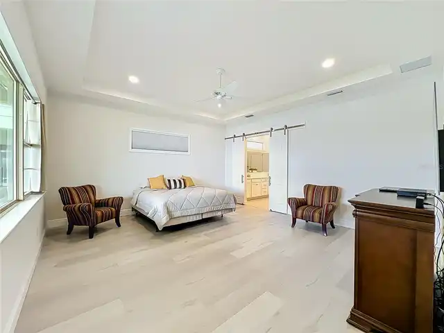 Listing Photo 24