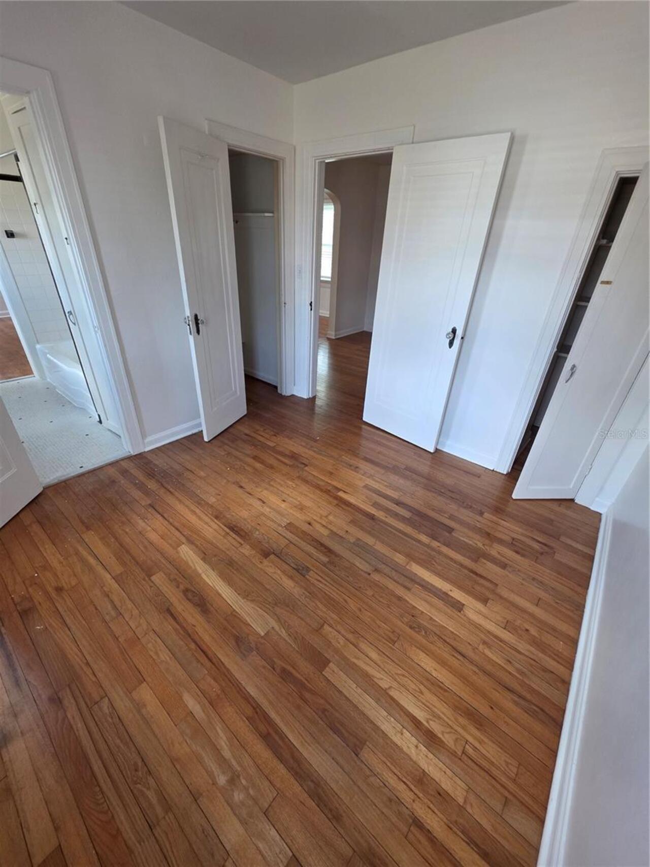 Listing Photo 8