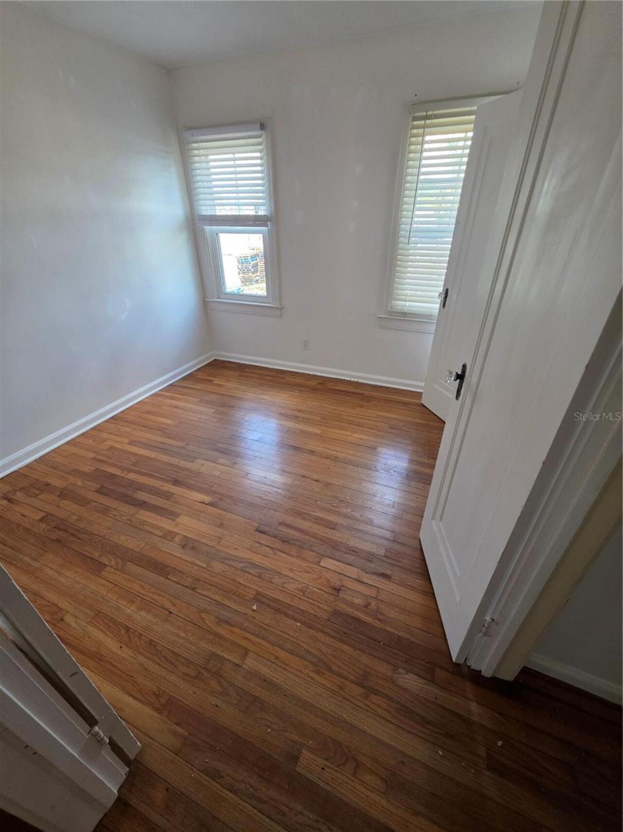 Listing Photo 9