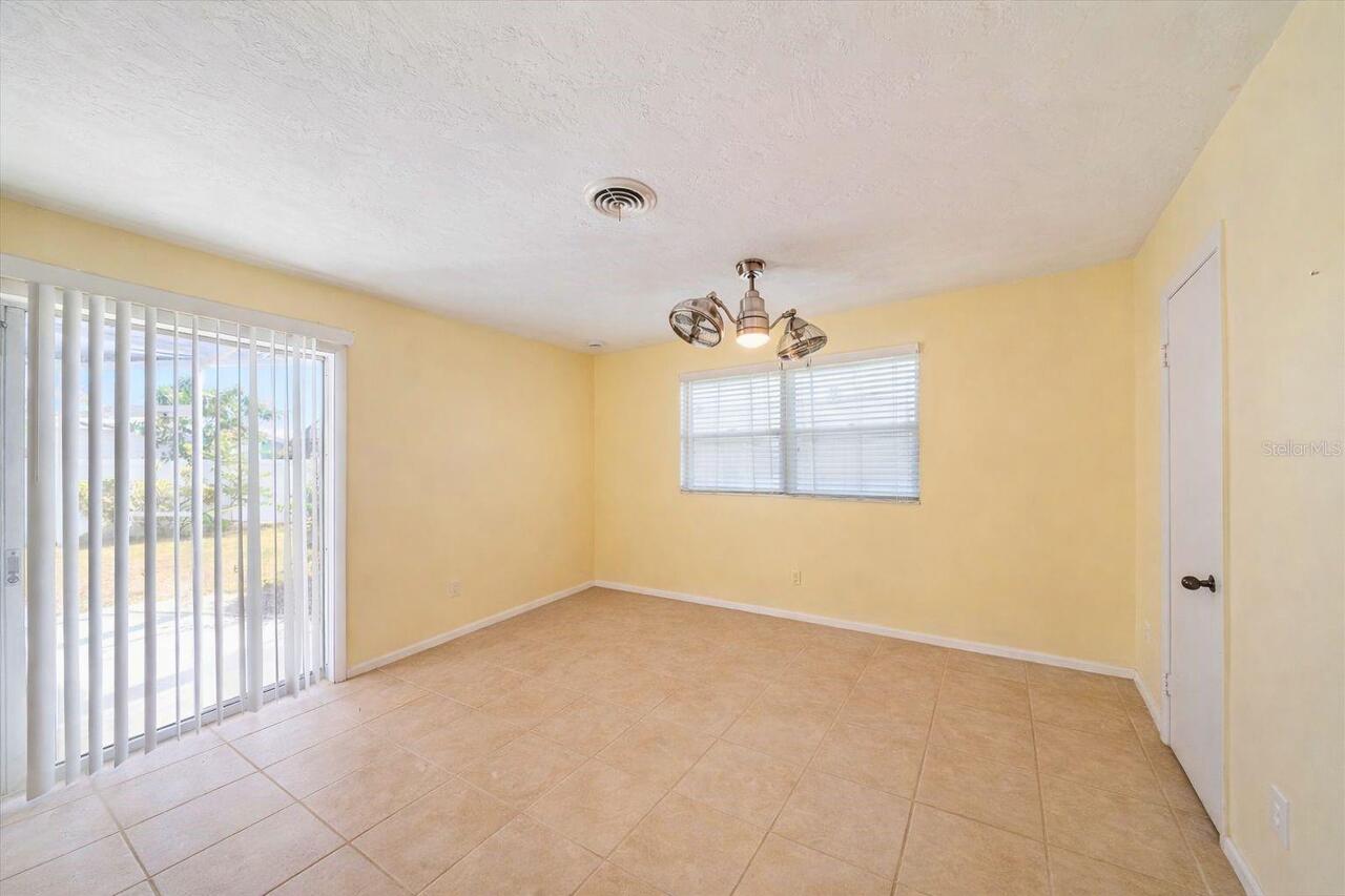 Listing Photo 14